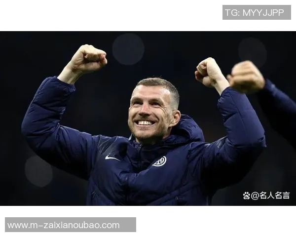 莱万状态火热欧冠射手榜领跑10场打入12球金靴在望